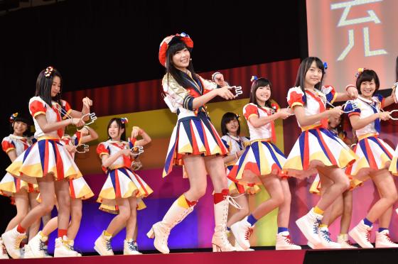 トヨタ プリウスPHVの新CMにAKB48 Team 8出演中