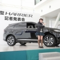 坂口渚沙が札幌トヨペット 月寒店で行われた新型「HARRIER」の記者発表会に出演しました。