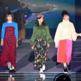 モデル出演の〈Rakuten GirlsAward 2018〉で、カローラ スポーツと共演